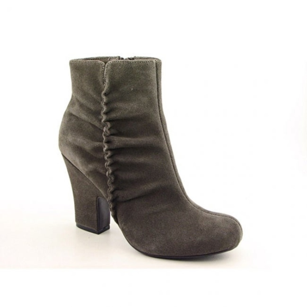 BNWOB. Mia Lux Suede Ankle Boots. Size 8.5 M